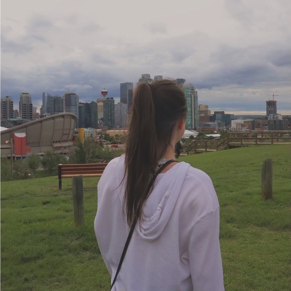 Meet your Posher, Emily :) - Picture 2 of 3